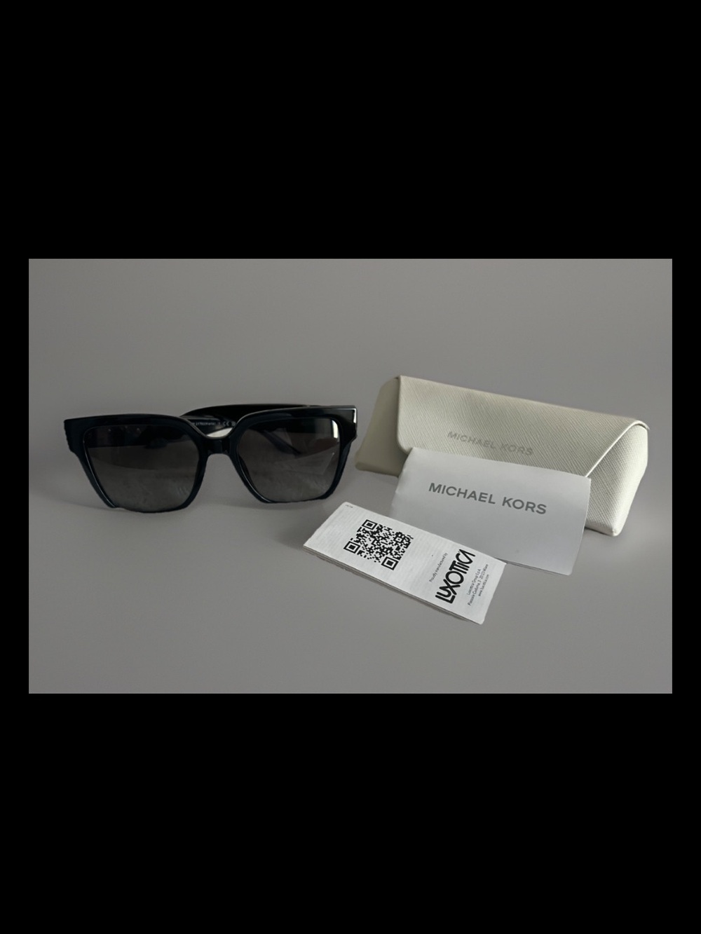 Authentic Michael Kors Black Oversized Square Sunglasses w/ Case – Never Worn